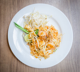 Pad thai