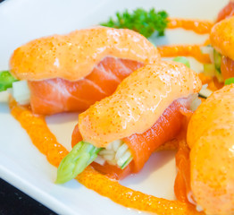 Salmon roll