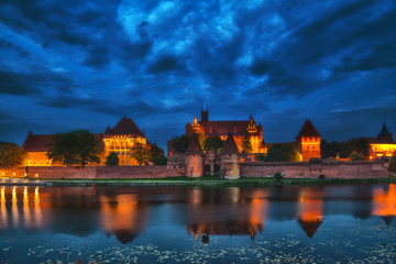 Obraz premium HDR image of medieval castle in Malbork at night