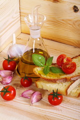 Pane ,olio,aglio e pomodori