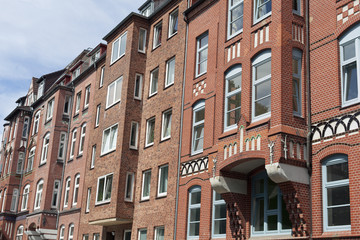 Obraz premium Fassade eines Altbaugebäudes in Kiel, Deutschland