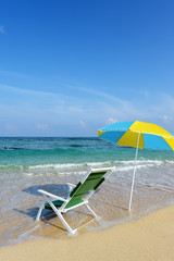 美しい沖縄のビーチと夏空