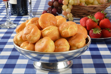Vanilla cream puffs