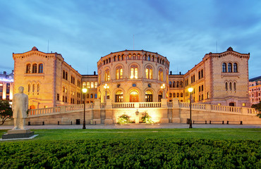 Oslo parliament - panorama at night - obrazy, fototapety, plakaty