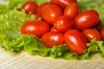 Tomatoes and lettuce