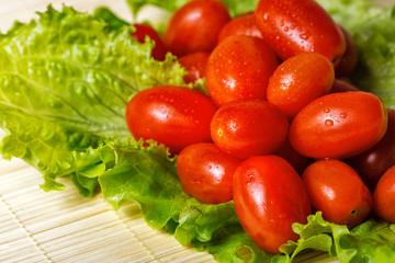 Tomatoes and lettuce