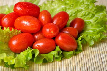 Tomatoes and lettuce