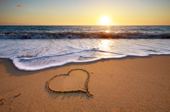 Fototapeta Heart on beach