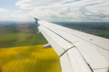 Fototapeta premium Airplane wing out of window