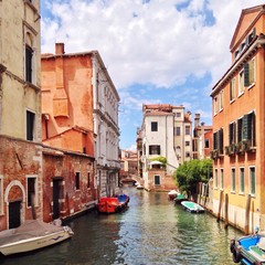 Obraz na płótnie Canvas Venedig im Sommer mit Kanal