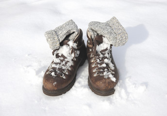 Wanderstiefel im Schnee