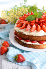 Delicious biscuit cake with strawberries