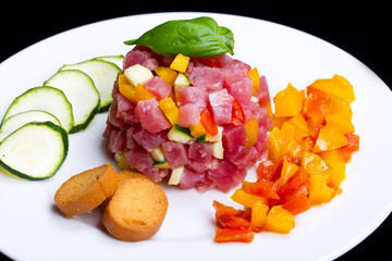 tuna tartar with fresh zucchini and pepper
