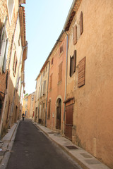 Fototapeta na wymiar Street in the Provence