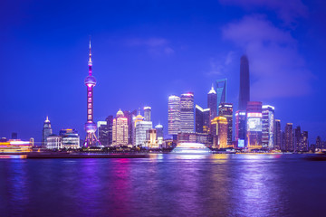 Naklejka premium Szanghaj, Chiny nad rzeką Huangpu