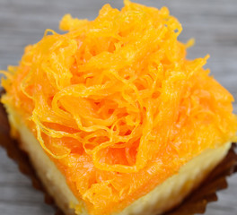 gold egg yolks thread or foi thong