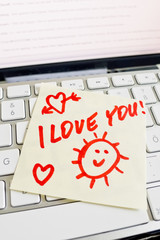 Notiz auf Computer Tastatur: I love you