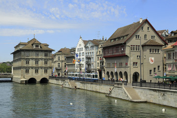 Historisches Viertel am Ostufer der Limmat in Zürich