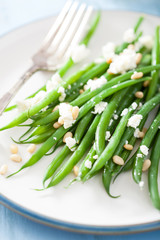 green beans salad with goat cheese and pine nuts