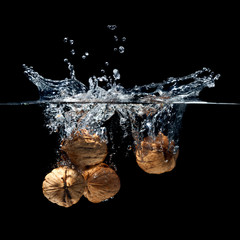 walnuts splash