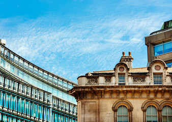 Obraz premium London modern vs London vintage comparison between architecture