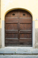 Porta in legno, ingresso vecchia casa signorile