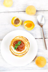 pancakes with apricot jam