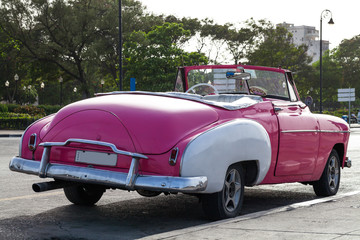 Kuba Oldtimer auf der Strasse