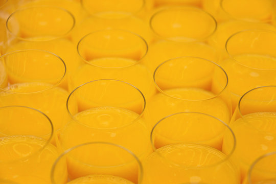 basos con zumo de naranja 0999-f14