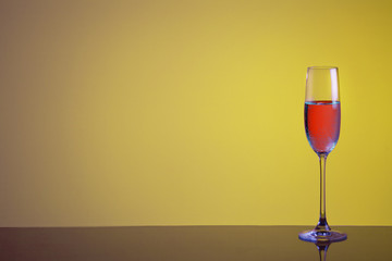 Glass mit alkohol 