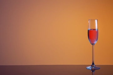 Glass mit alkohol 