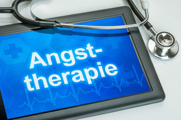 Tablet mit dem Text Angsttherapie auf dem Display