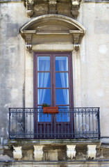 Fototapeta na wymiar Old siclian window