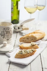 Blue cheese on toast with white wine