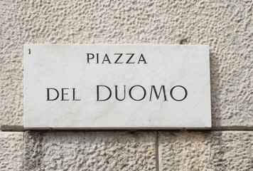 Street sign of piazza del Duomo in Milan, Italy