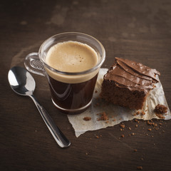 Coffee cup and chocolate cake