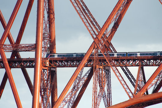 forth bridge train