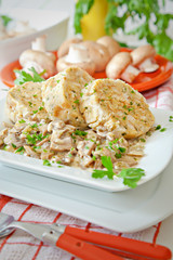 Serviettenknödel mit Champignonsauce