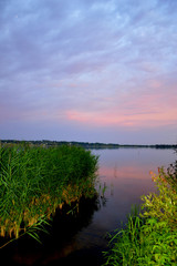 Вечер над водоемом