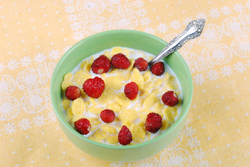 flakes with fresh strawberries