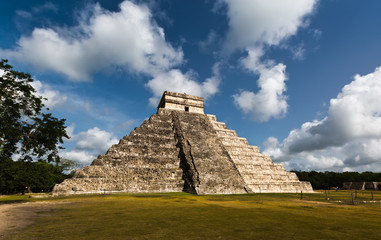 Maya Pyramid, Chichen-Itza, Mexico - 67580102