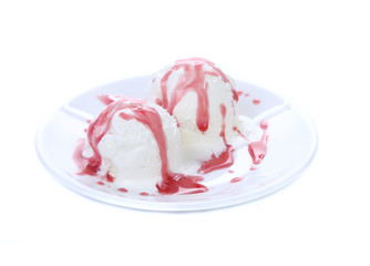 Ice cream on the plate.