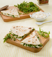 Piadina con rucola e stracchino
