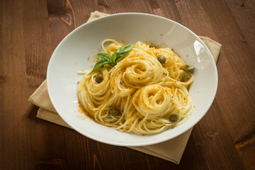 Spaghetti con bottarga, uova di muggine, Cucina Sarda