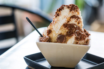 Snow flake with topping