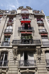 Fototapeta premium Immeuble ancien du quartier de Passy à Paris