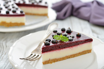 Black currant cheesecake
