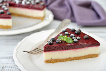 Black currant cheesecake
