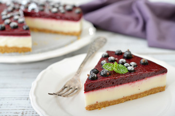 Black currant cheesecake