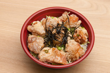 鶏唐揚げ丼